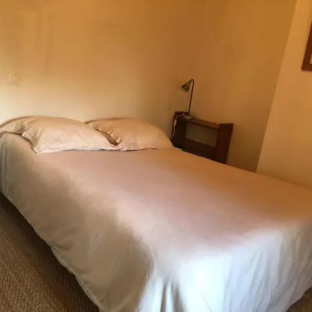 Dom wakacyjny Charming By River Allier Le Veurdre