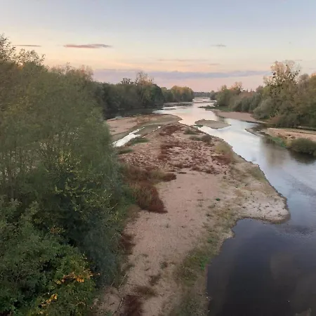 בית נופש Charming By River Allier Hiking Trails Le Veurdre