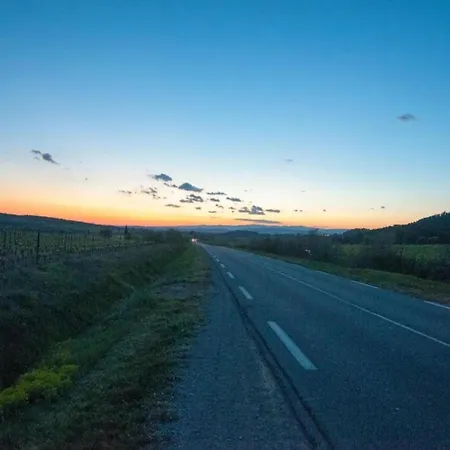 Hébergement de vacances Charming By River Allier Hiking Trails